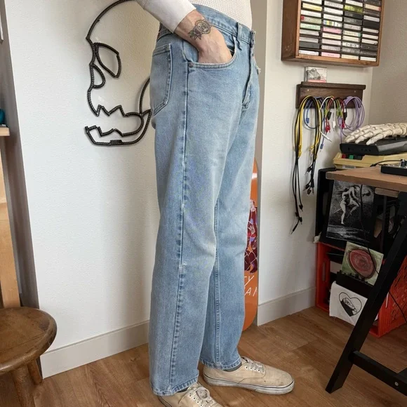Vintage 2000s Wrangler Light Wash Faded Denim Jeans ~ Size 30 X 32 - Picture 2 of 11
